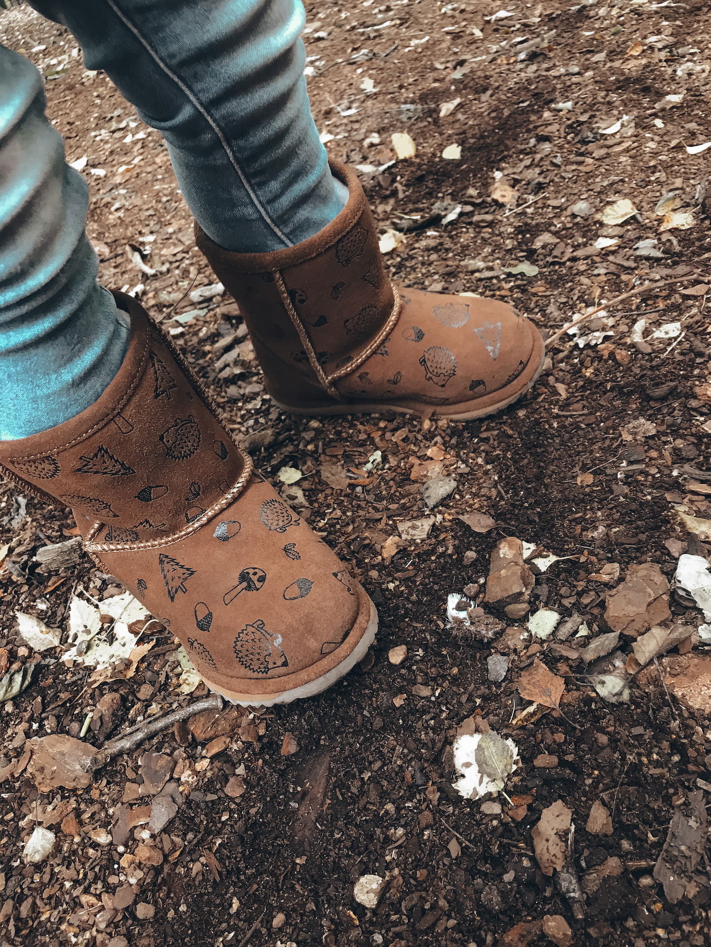 EMU Australia Woodland Brumby Oak